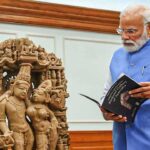 us returns antiquities to india