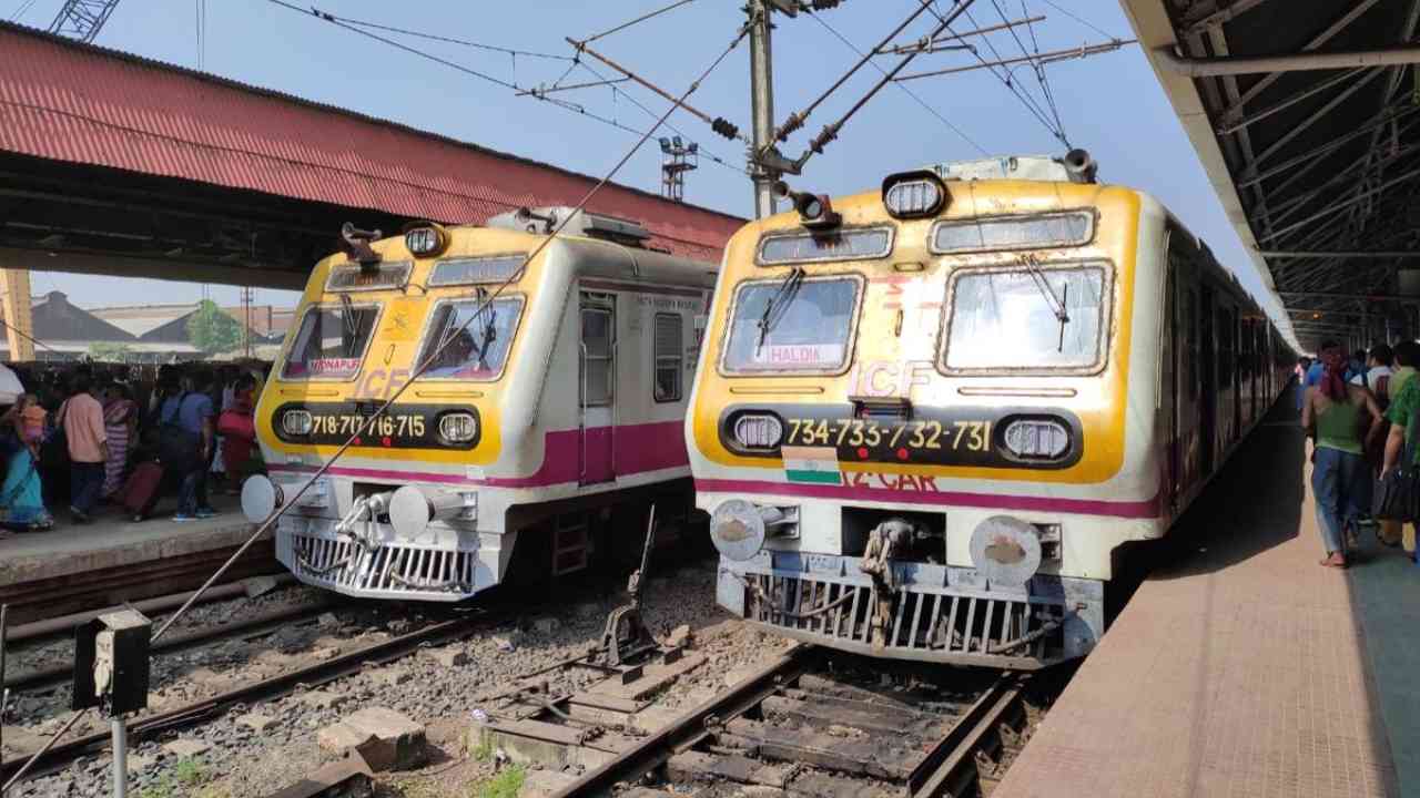 local train cancelled in howrah