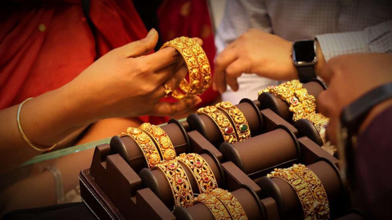 gold price dropped amid wedding season see gold and silver rates in kolkata