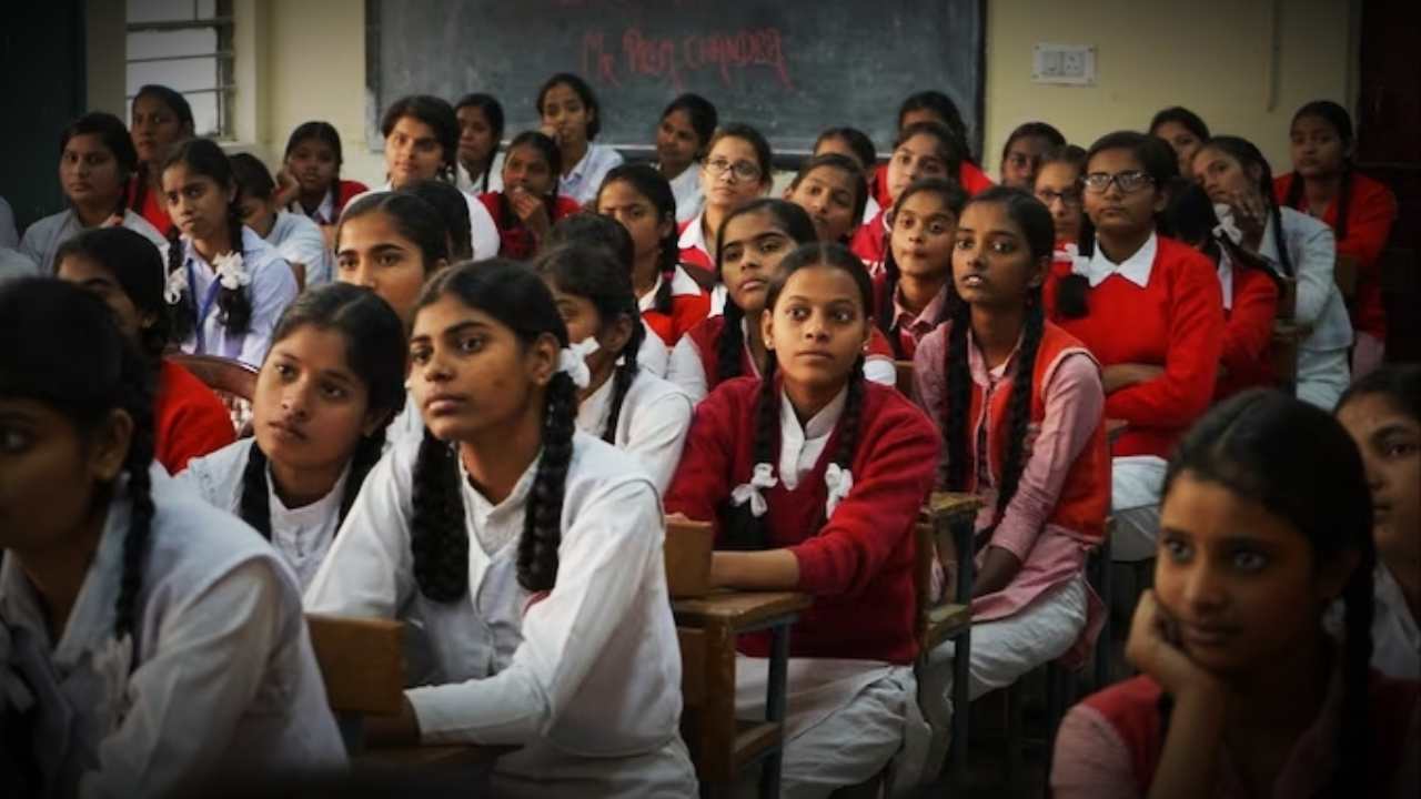 west bengal government will give new school uniforms to 1.15 cr students soon