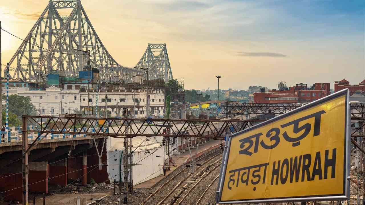 howrah station 2