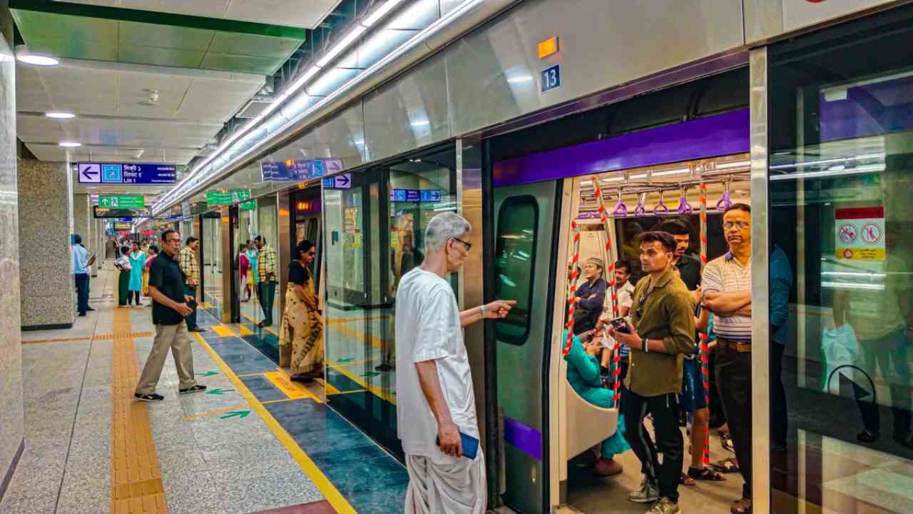 kolkata metro under ganges