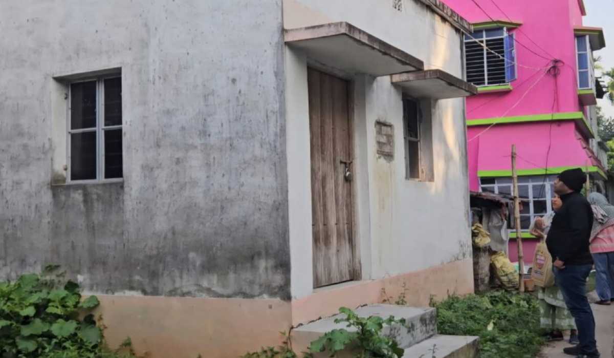 complain about awas yojana house selling