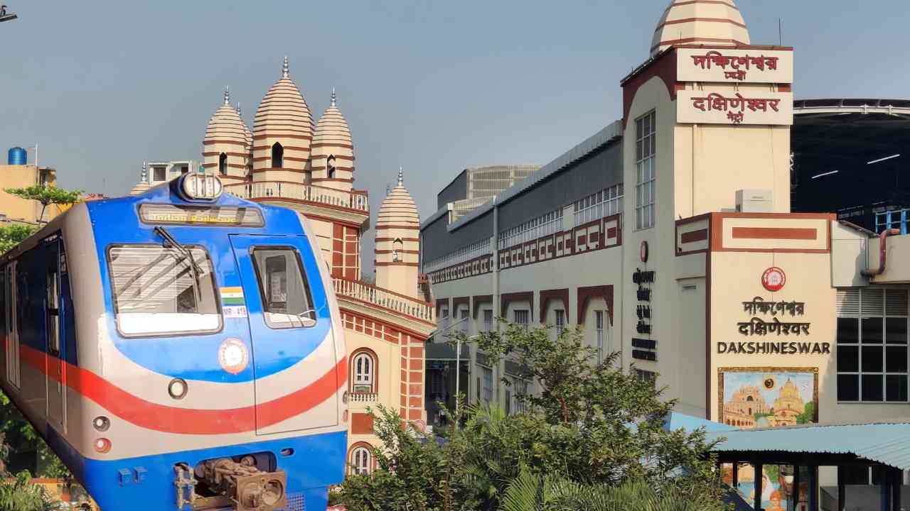 dakshineswar metro station