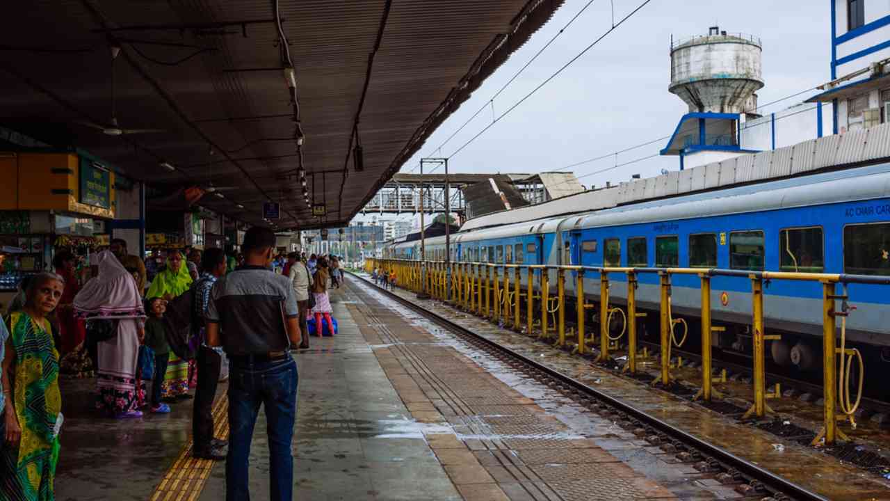 surat station