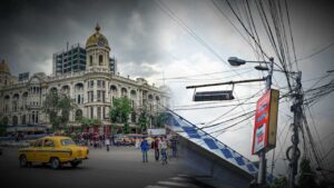 kolkata municipality issues deadlinf for cable operators to clean hanging wires