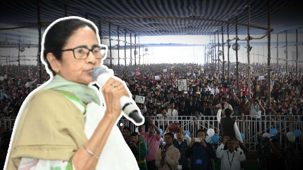 mamta banerjee announce free smartphone for icds and aanganwadi workers