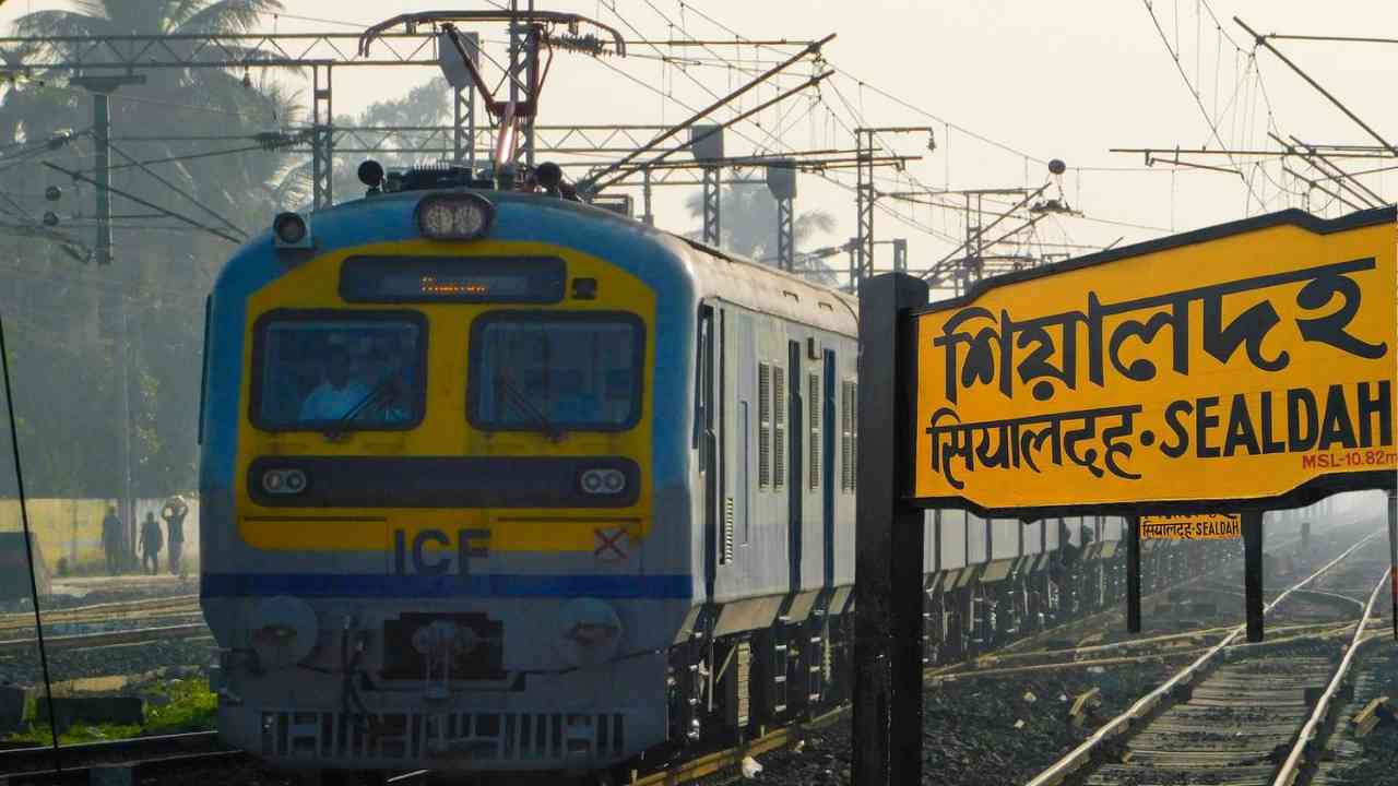 lalgola sealdah memu train