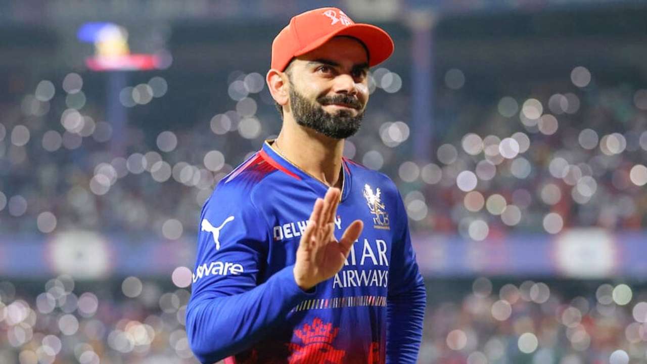 Pakistan fans cheer for Virat Kohli