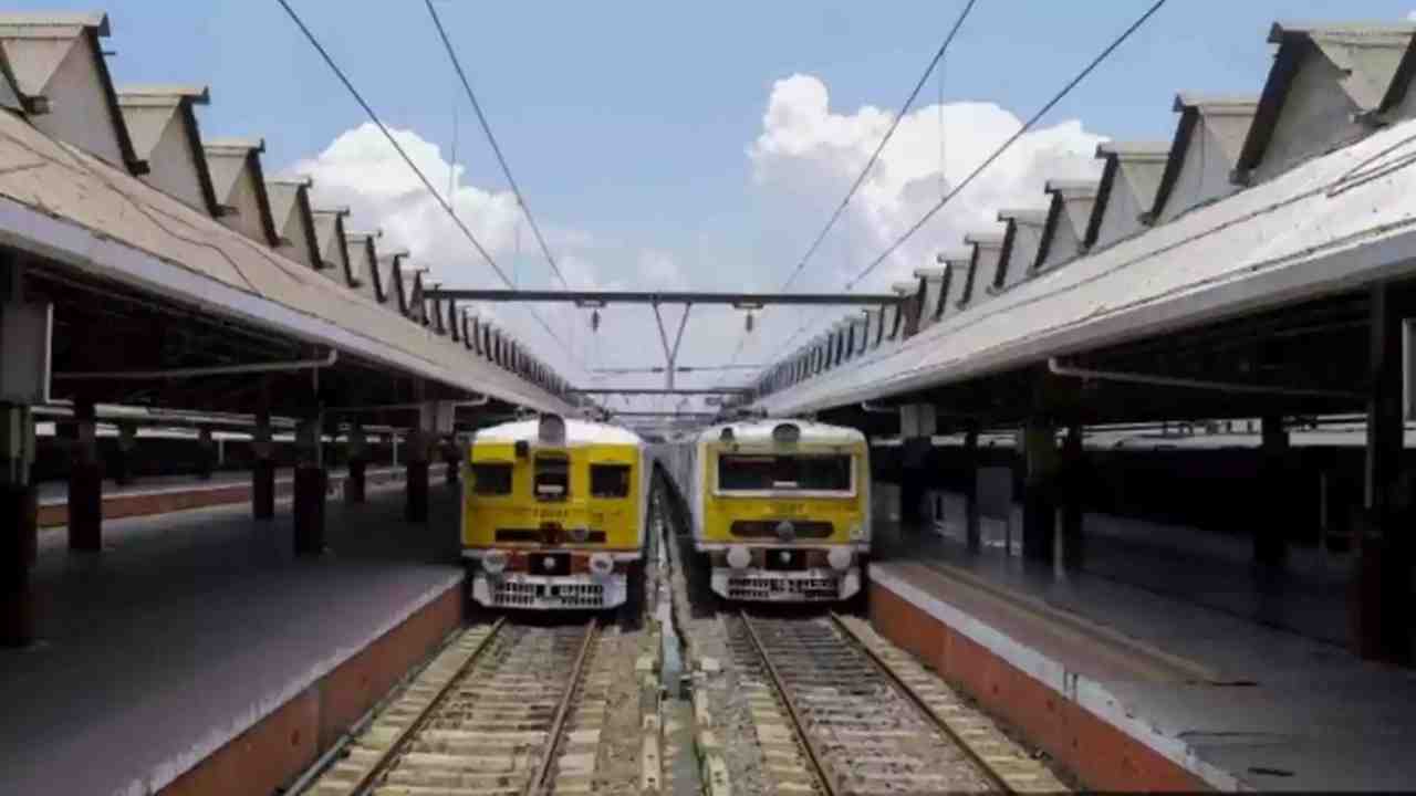 howrah local train