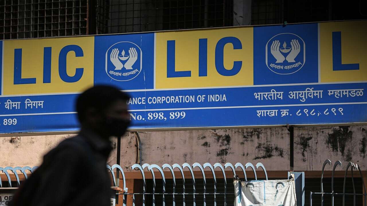 New life insurance premiums Of LIC reduced by Rs 4000 crore in a year