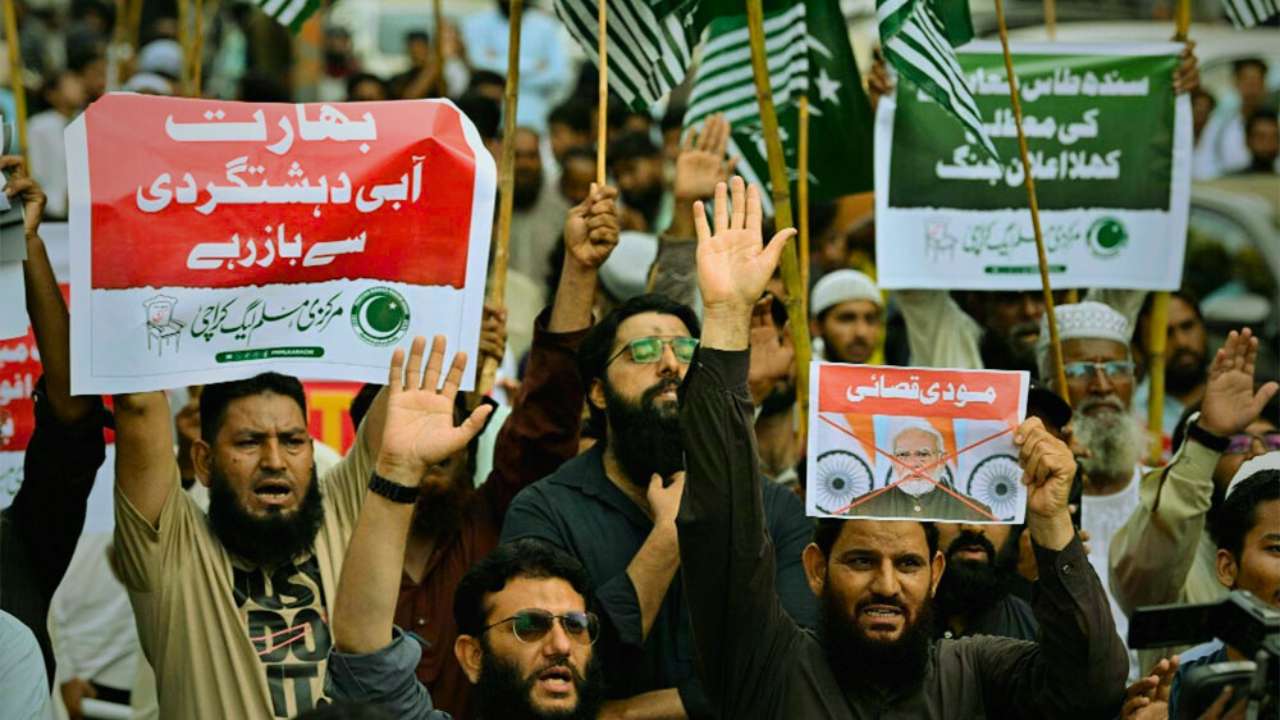 Citizens protest against India in Pakistan