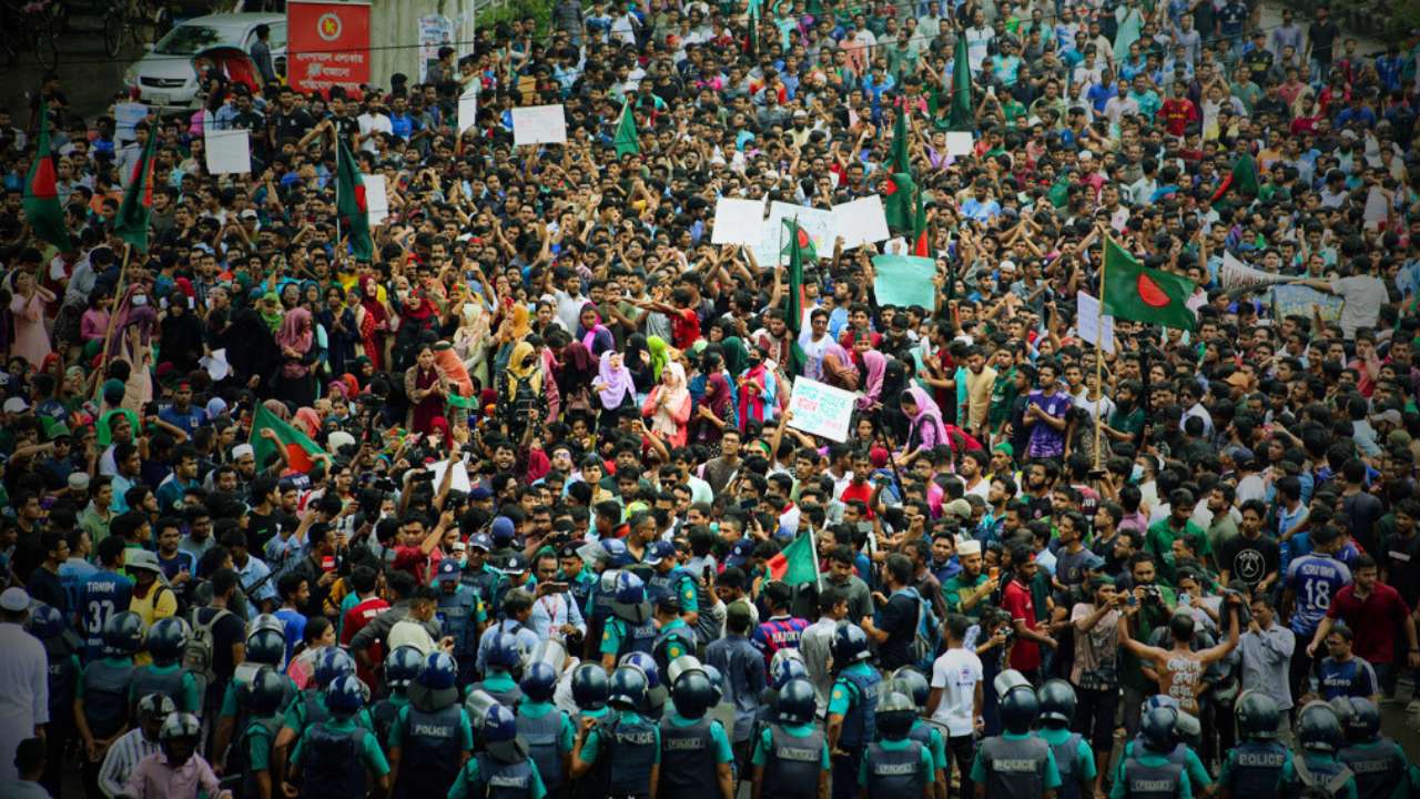 Huge rally to Indian High Commission in Bangladesh