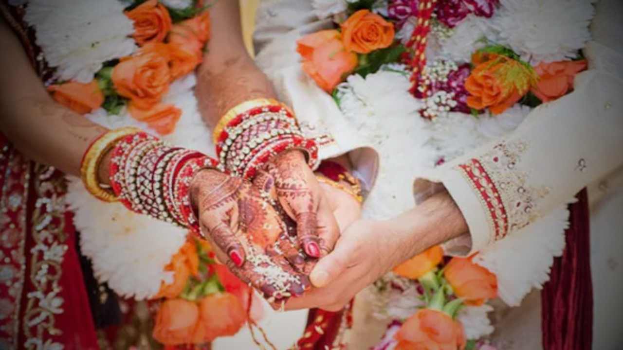 Mother of three, divorced twice! Now she marries a class 12 student