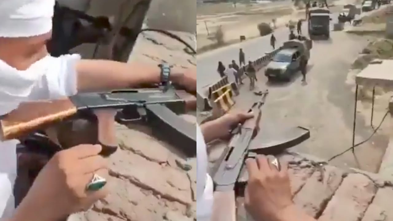 Clash between army and police in Pakistan! Viral video