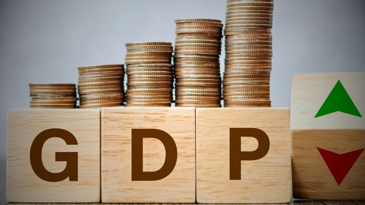 One Indian state has a GDP greater than the total GDP of Pakistan.