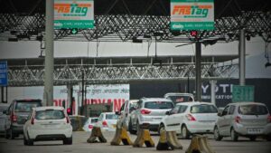 Central government to halve India's toll tax