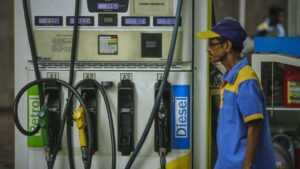 How much will oil price increase in india if Iran stops sending oil