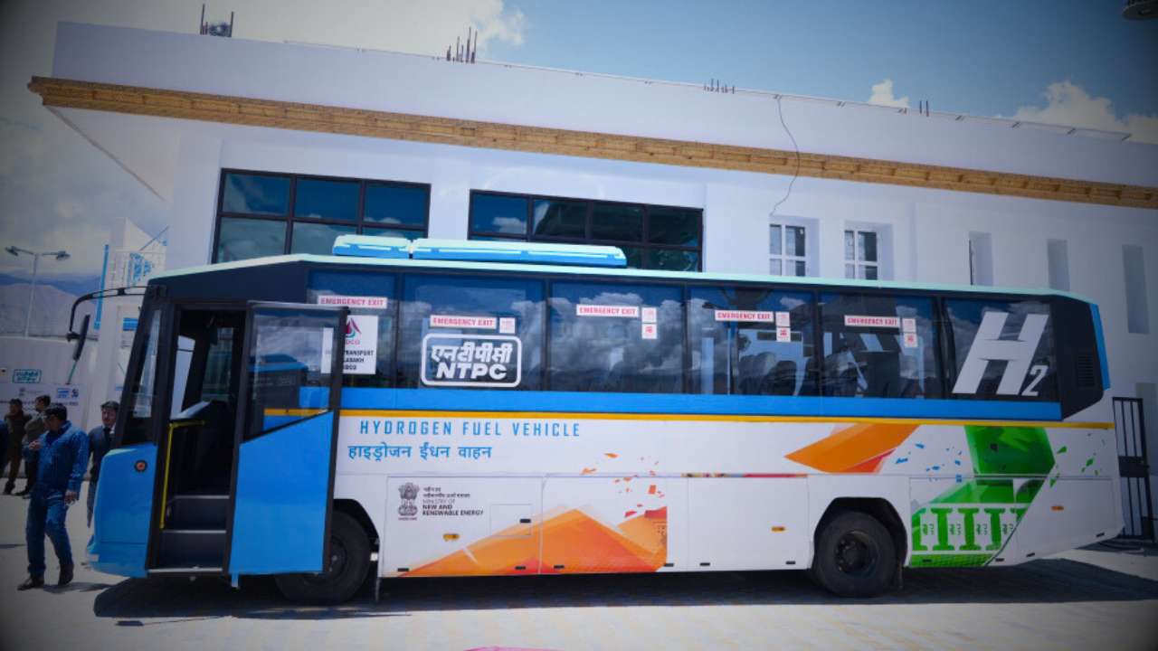 Hydrogen bus are being launched in India
