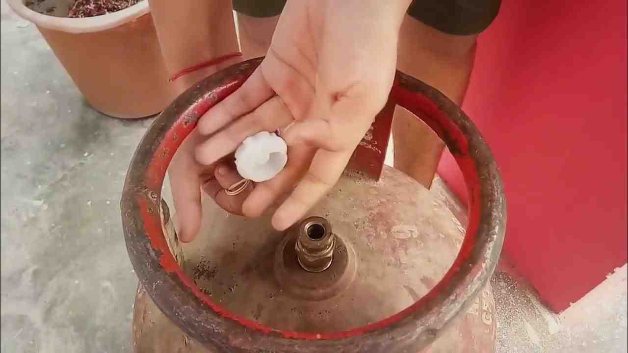gas cylinder cap