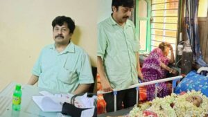 Hooghly doctor sets a great example of duty by seeing patients despite father's death