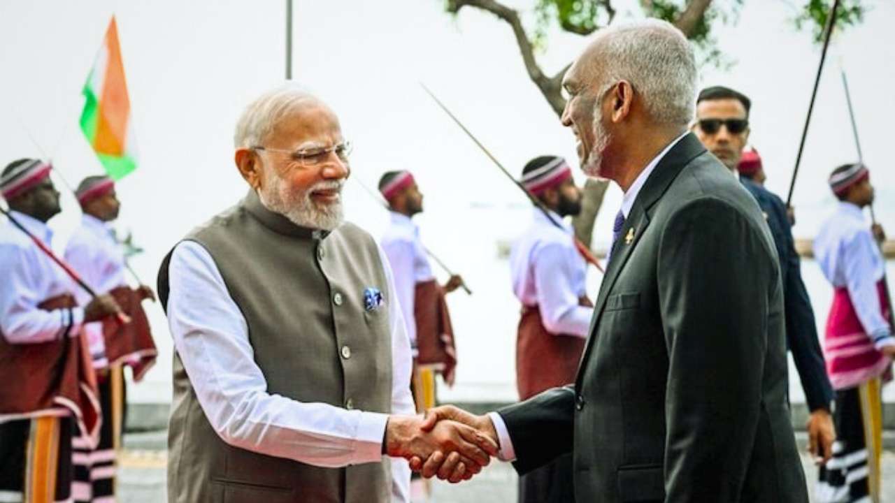 Modi gave a loan of Rs 4850 crore to Muizzu due to India-Maldives relations