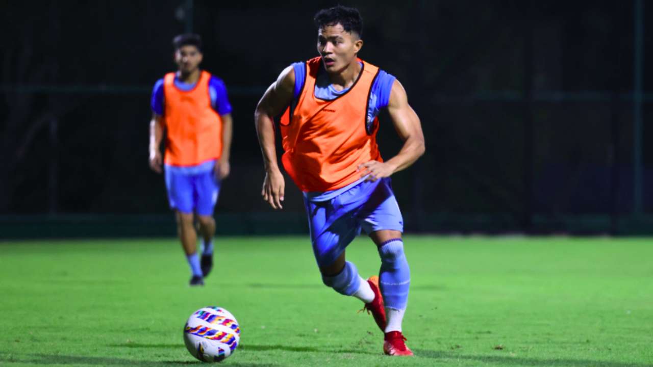 East Bengal FC signs Edmund Lalrindika