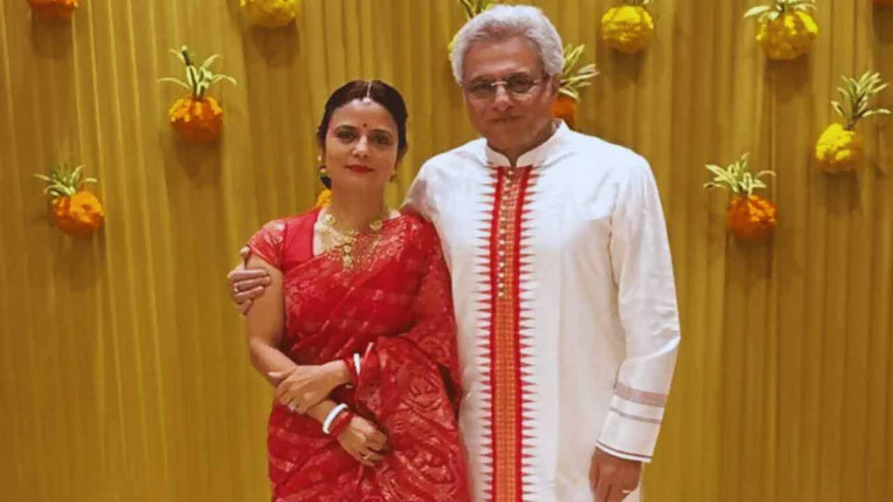 Mahua Pinakis Grand Reception