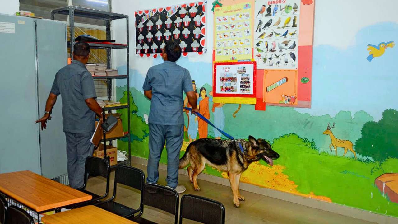 Several schools received bomb threat Delhi