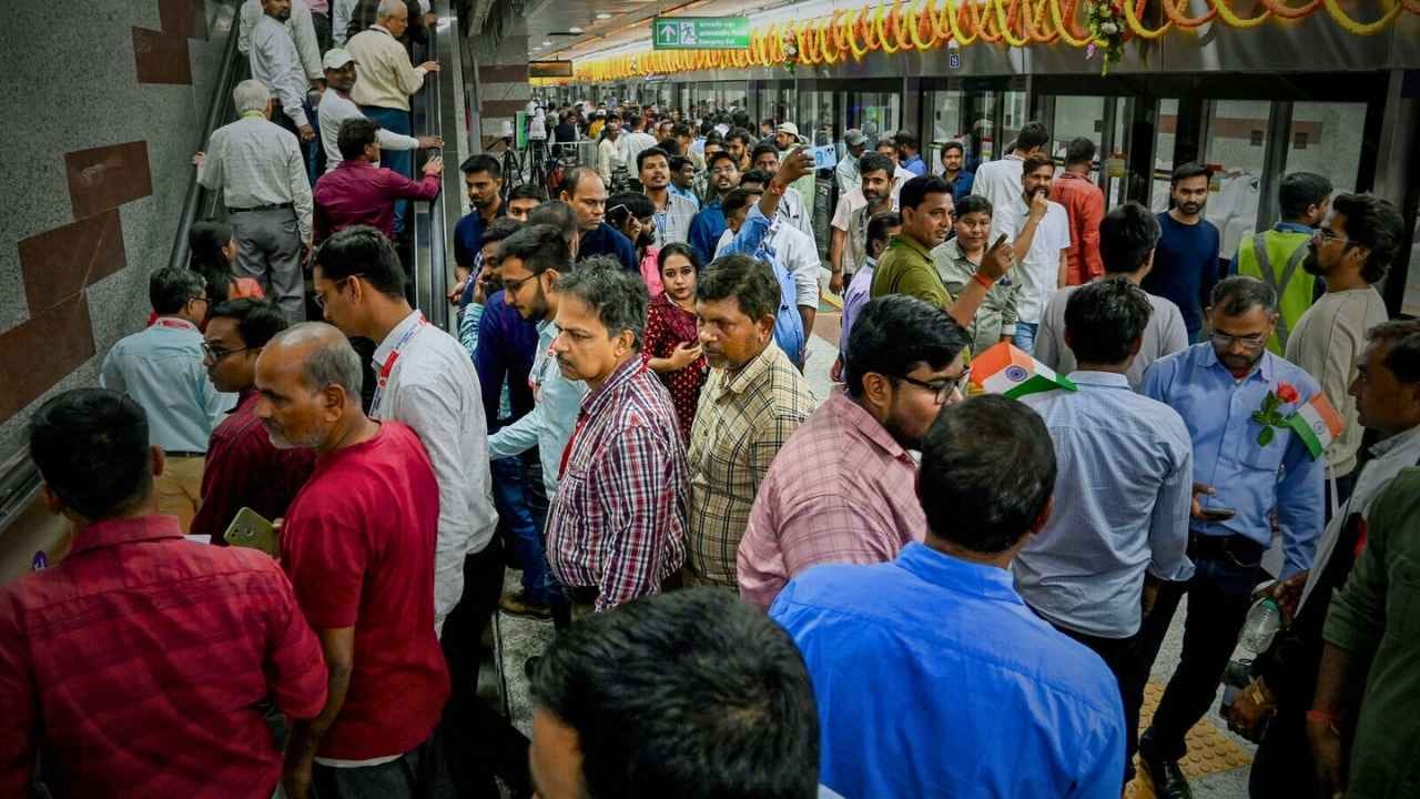 Howrah-Sector V Metro first day revenue of lakhs