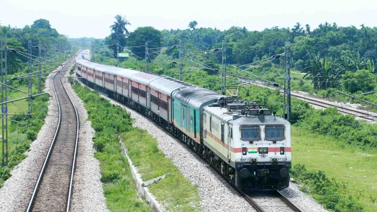 Sairang Delhi Rajdhani Express