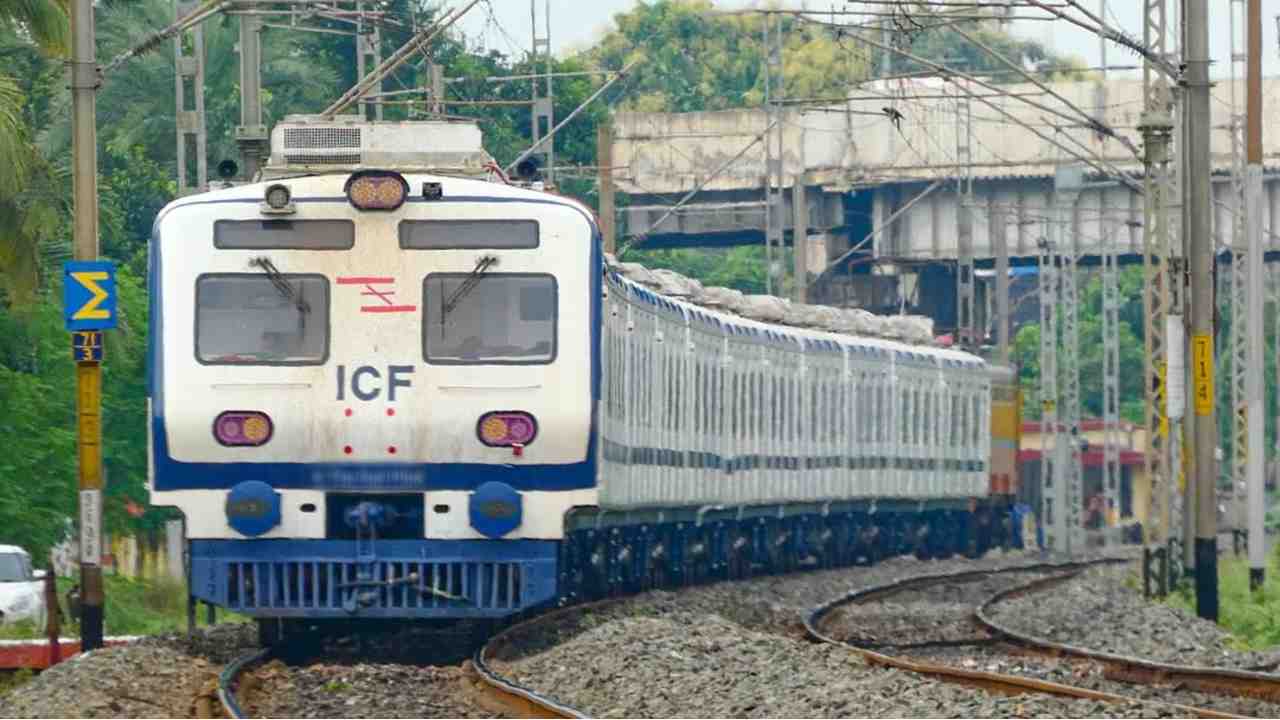 sealdah bangaon krishnanagar ac local train