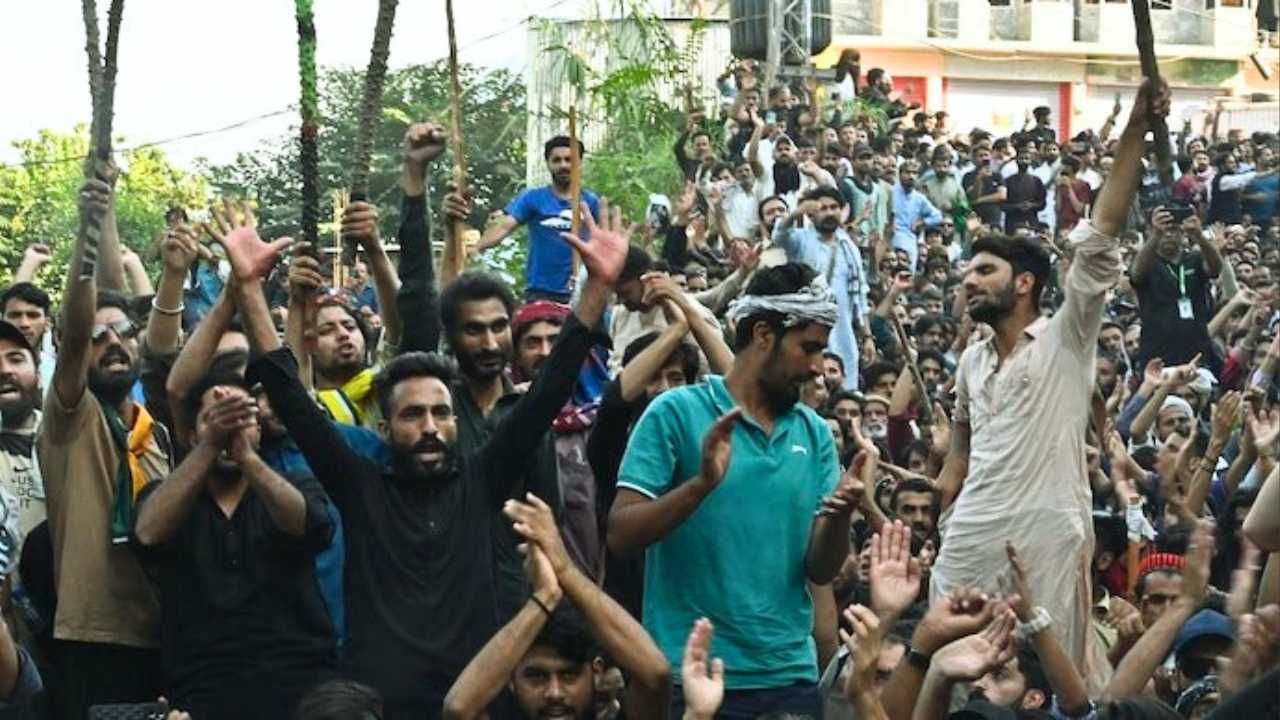 Pak Army Fired On Protesters During Pok Protests