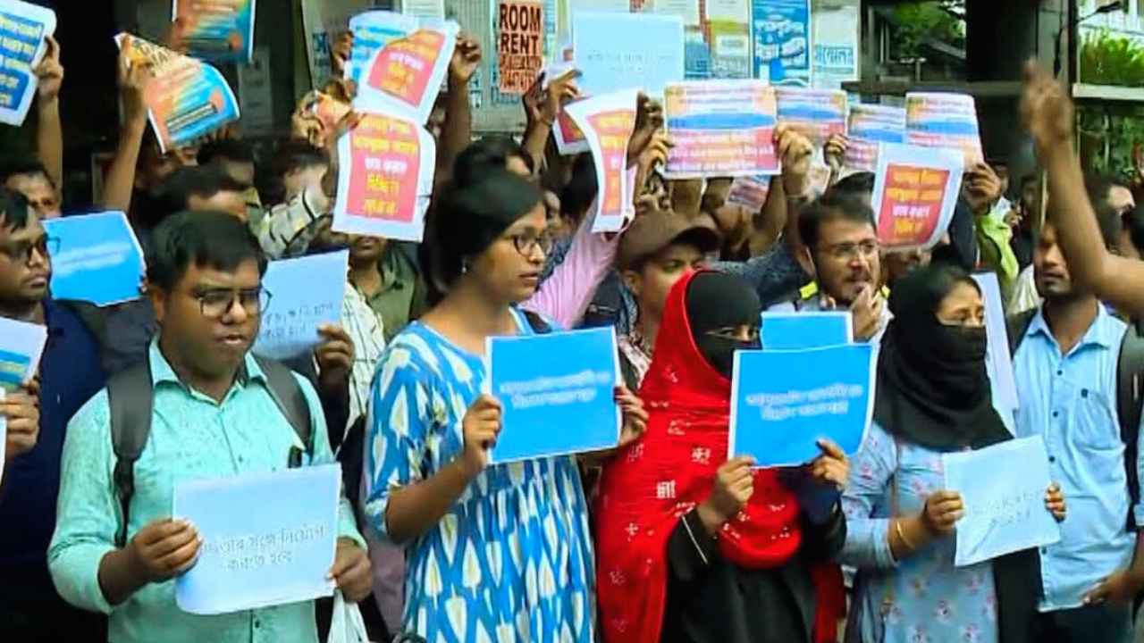 SSC Candidates Protest At Karunamoyee