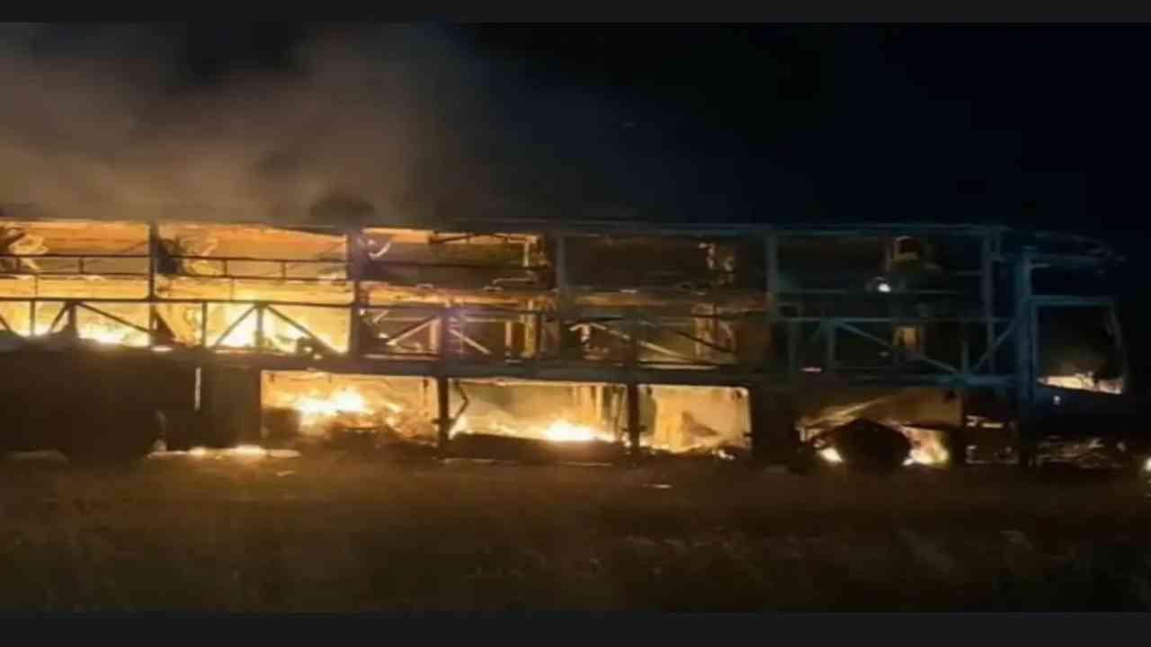 andhra pradesh bus fire