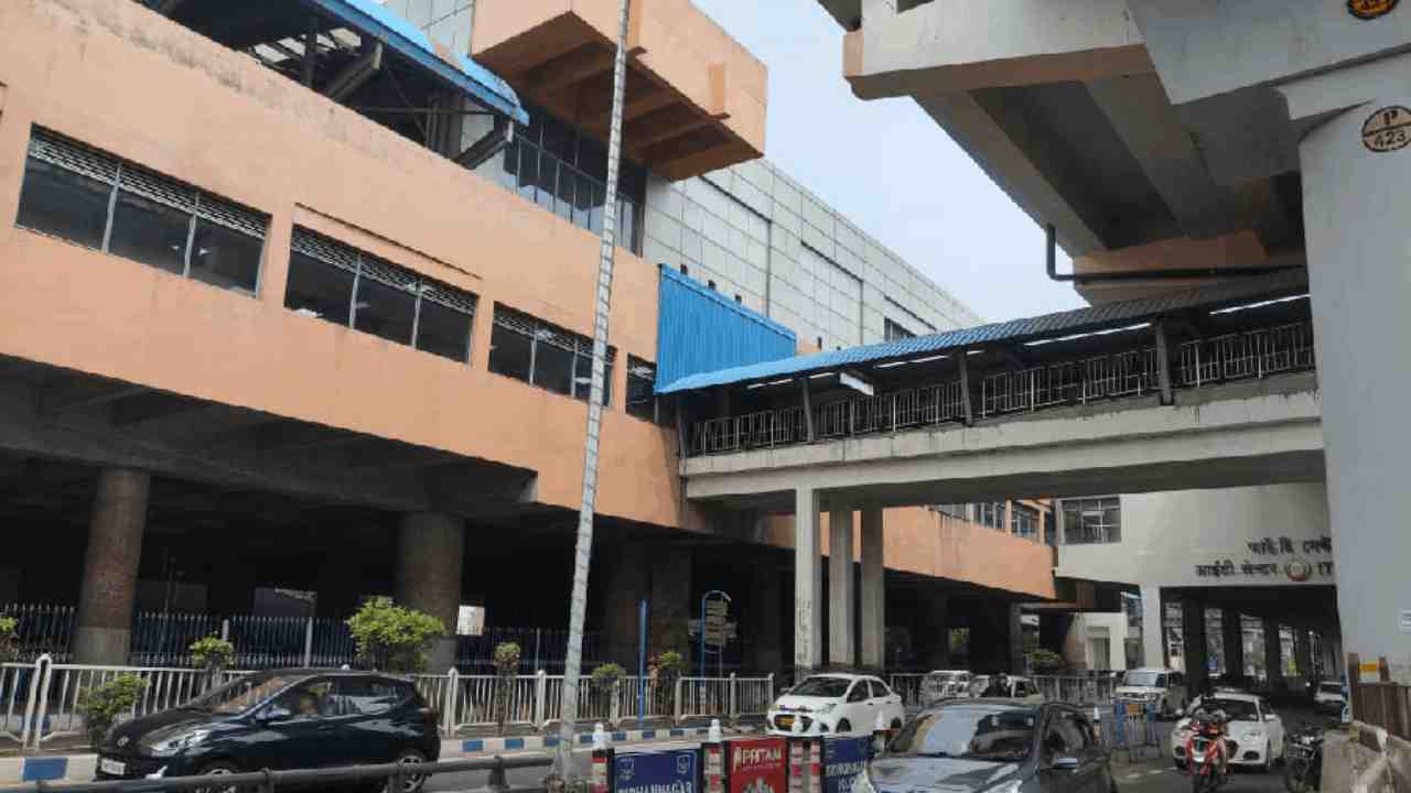 sector v foot over bridge