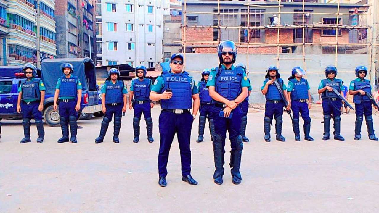 Police Drill In Bangladesh for fears of unrest in Dhaka