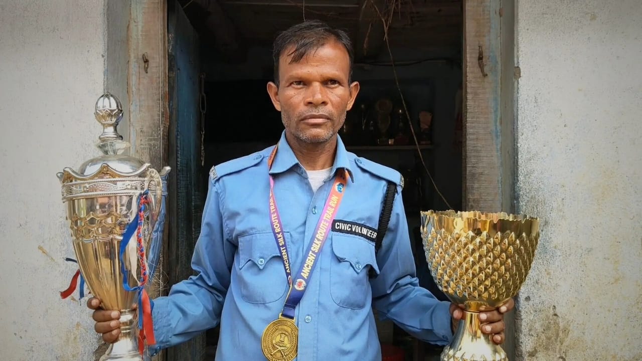 Purulia Civic Volunteer Nirmal Mahato Story inspiration in sports