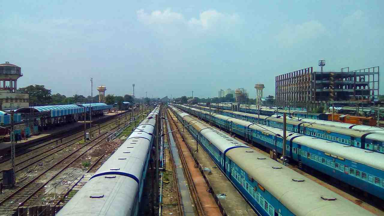 Santragachi - Thane Mixed Special