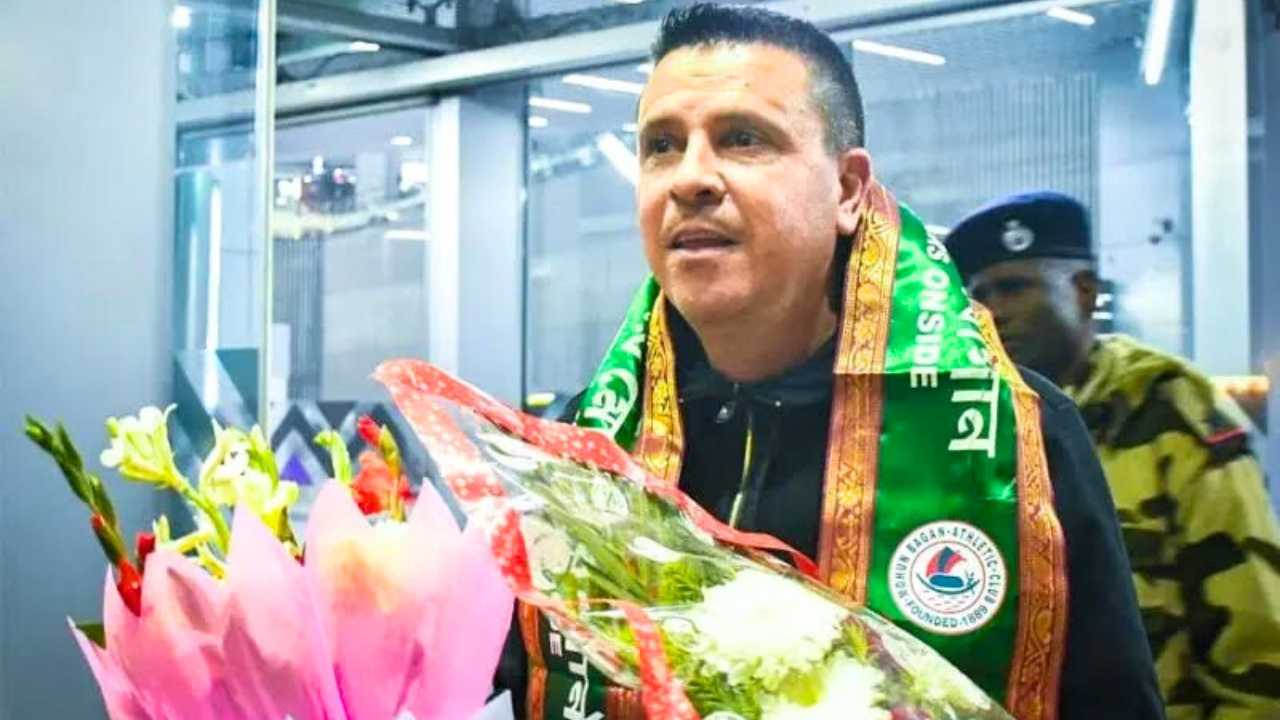 Mohun Bagan New Coach arrived in Kolkata