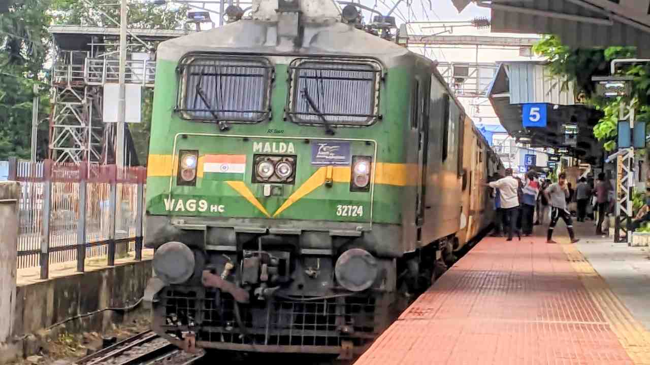 Sealdah-Lalgola Passenger Train