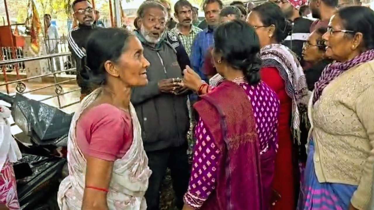 Deadbody Of Nurse Found At House