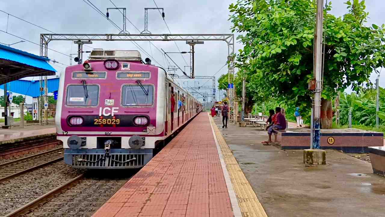 Howrah-Tarkeshwar Local Train