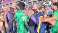 Viral Video Of Pakistan and England cricket fans clash