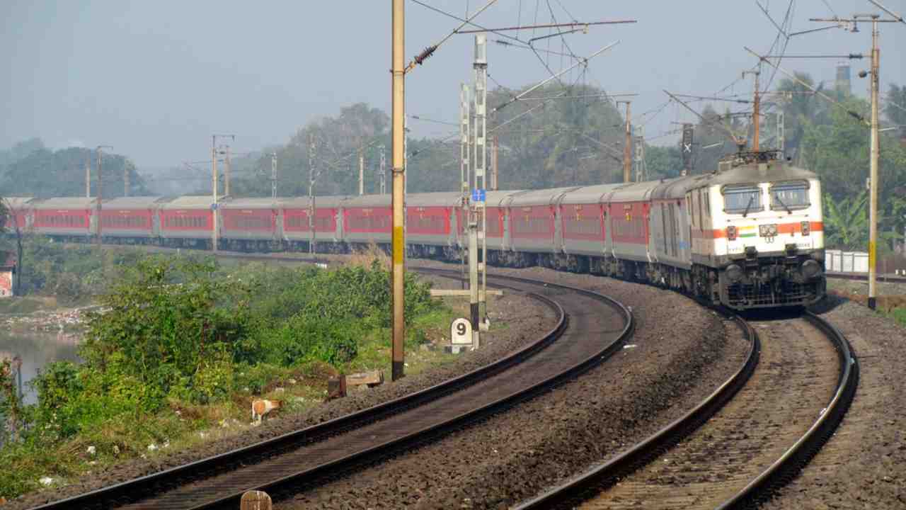 Howrah-Delhi Special Train