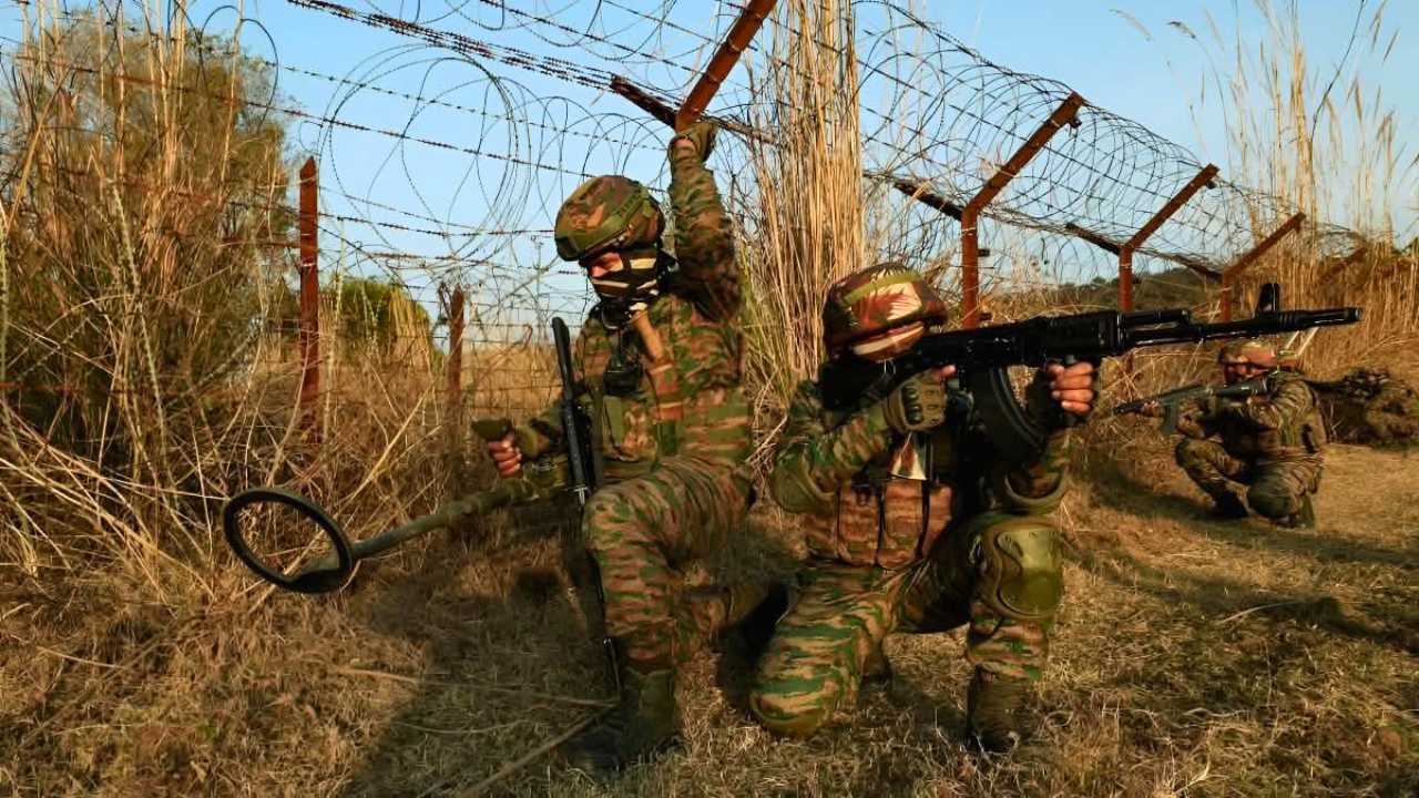 Pakistan Attacks Indian Aircraft at Jammu and Kashmir border