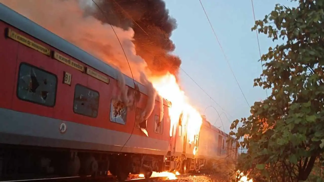 Fire in Rajdhani Express
