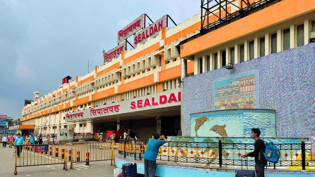 Hawkers were removed from Sealdah Railway station
