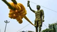 Lionel Messi Statue