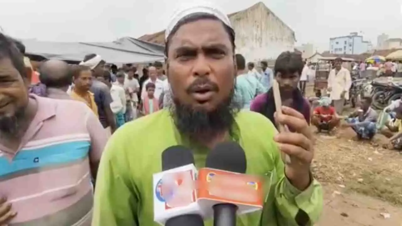 Muslims In Beldanga